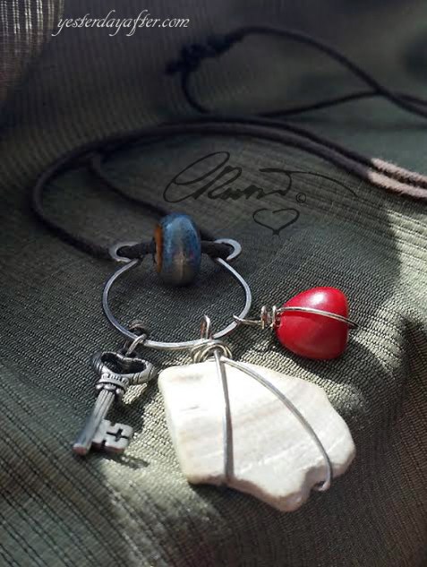 Coral charms necklace2