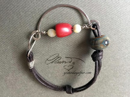 Coral wired bracelet2a