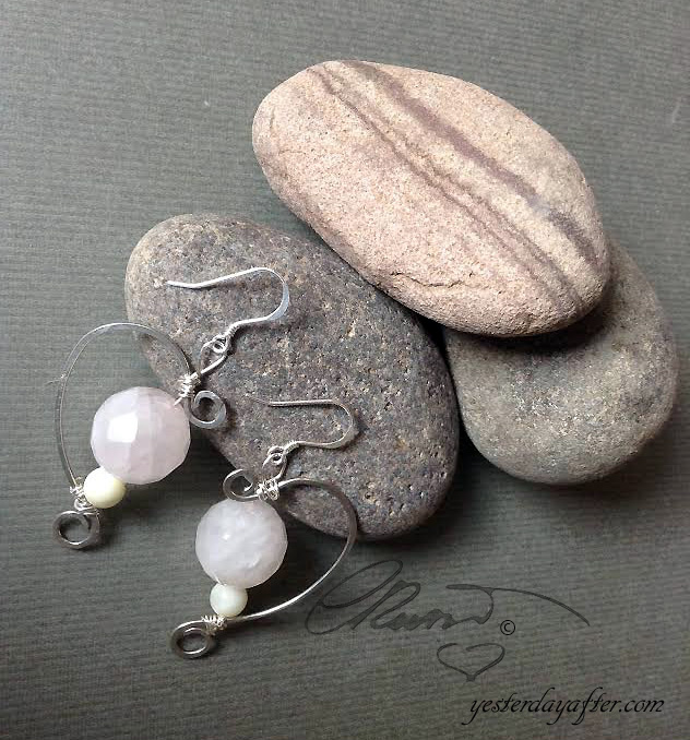 Half heart earrings1a